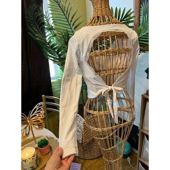 Women’s White Long Sleeve Lace Trim Square Neck Top – Elegant Fitted Blouse - Picture 7 of 8